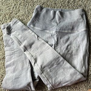 Avocado brand leggings, worn once, so comfortable! Size medium